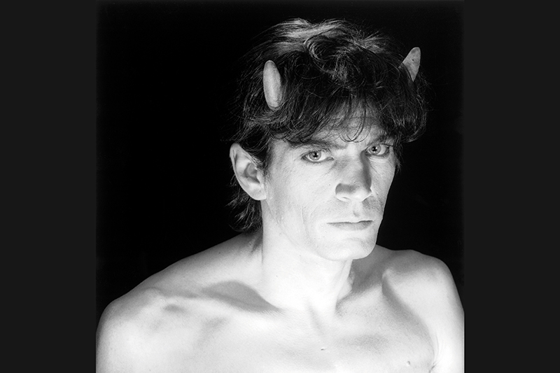 Selbstporträt von Robert Mapplethorpe, 1985, © Robert Mapplethorpe Foundation. Used by permission.