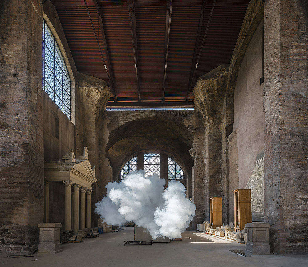 Berndnaut Smilde, Nimbus Diocleziano Aula V 2018, Foto: Cassander Eeftinck Schattenkerk 