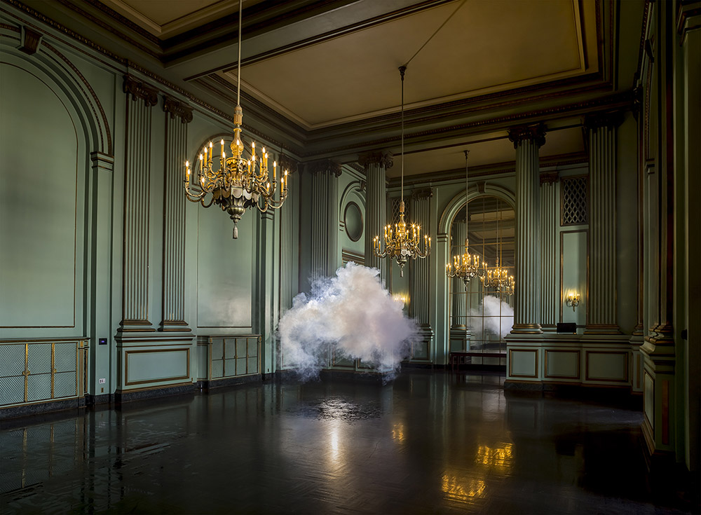 Berndnaut Smilde, Nimbus Green Room 2013, Foto: RJ Muna 