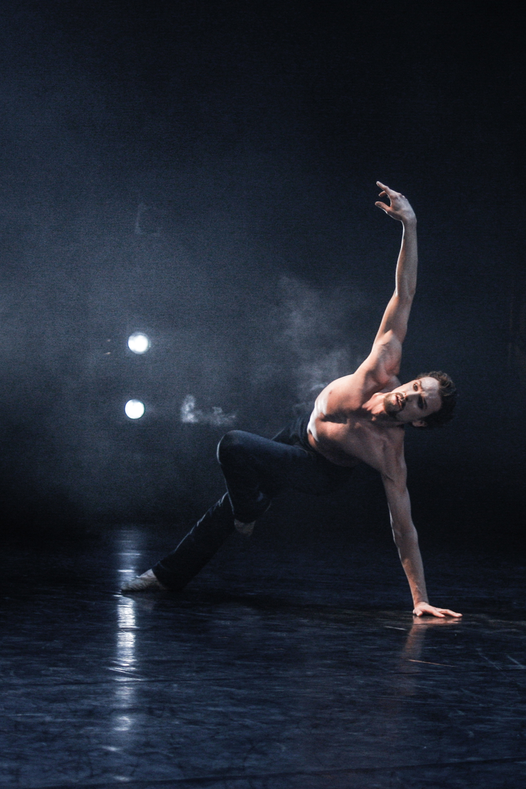 Michael Banzhaf als Tschaikowsky in dem gleichnamigen Ballett „Tschaikowsky“ (Choreographie Boris Eifman). Foto: Maria-Helena Buckley